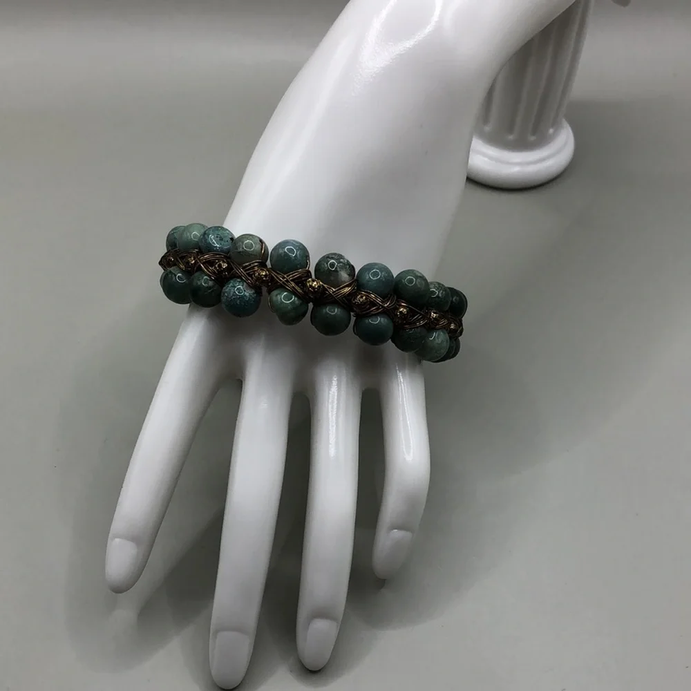 Artisan handcrafted green stone gemstone wire braid toggle clasp bracelet UNISEX